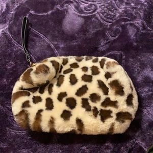 Fluffy cheeta purse